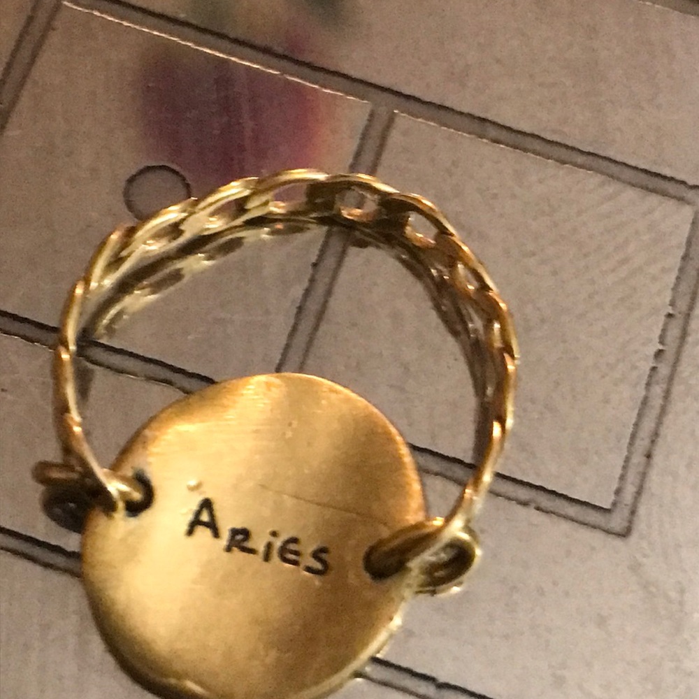 BCBG horoscope ring - Picture 3 of 4